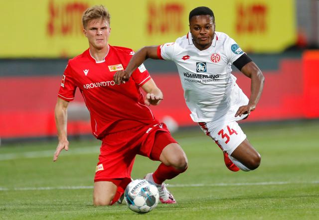 使他早已进 使他早已进