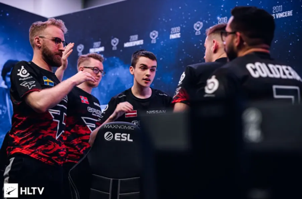 奠定了坚实 奠定了坚实