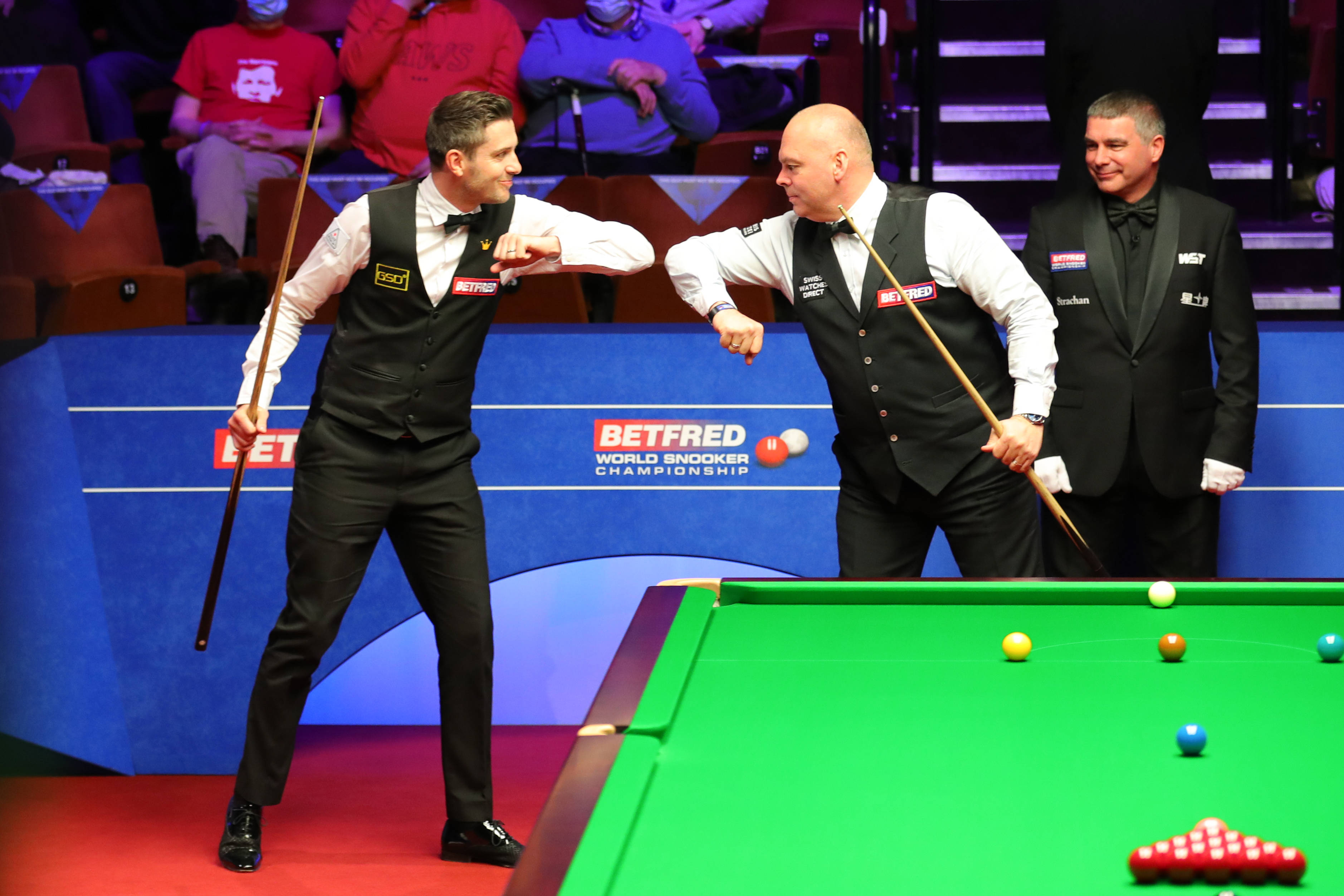 火花只会更 火花只会更